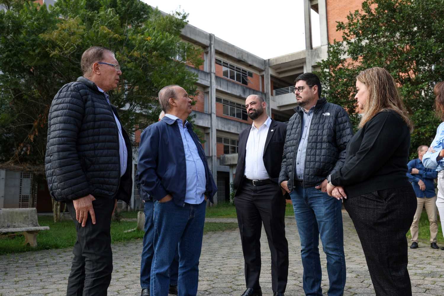 Complexo-hospitalar-Sao-Jose-governador-e-secretario-capa.jpg