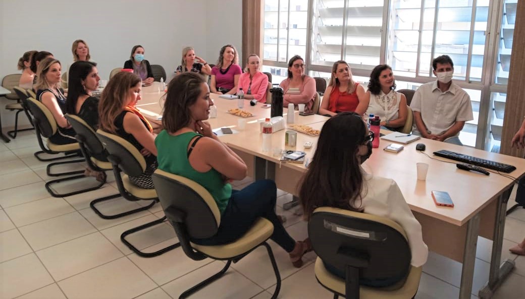 foto editada reuniao 2 geral mesa