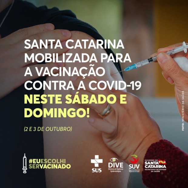 Banner com pessoal de roupa preta recebendo vacina no ombro. O banner tem o texto 'Santa Catarina mobilizada para a vacinação contra COVID-19 neste sábado e domingo!