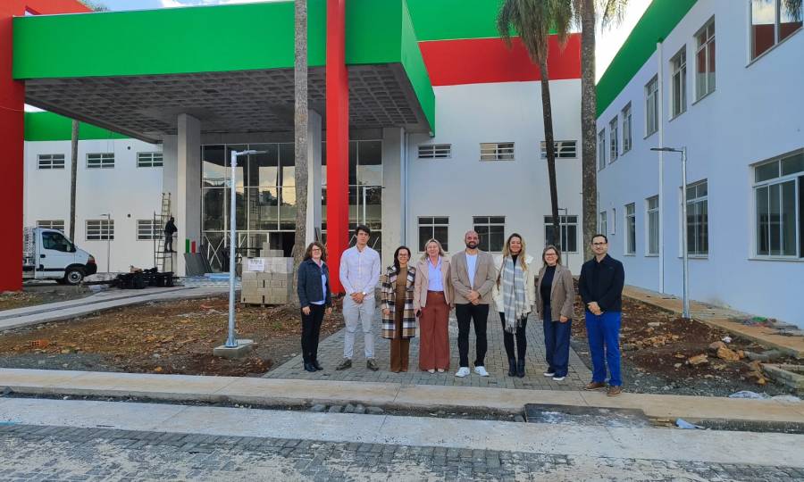 Secretário da Saúde visita obra do Centro Integrado de Saúde de Xanxerê e realiza reuniões na Grande Oeste