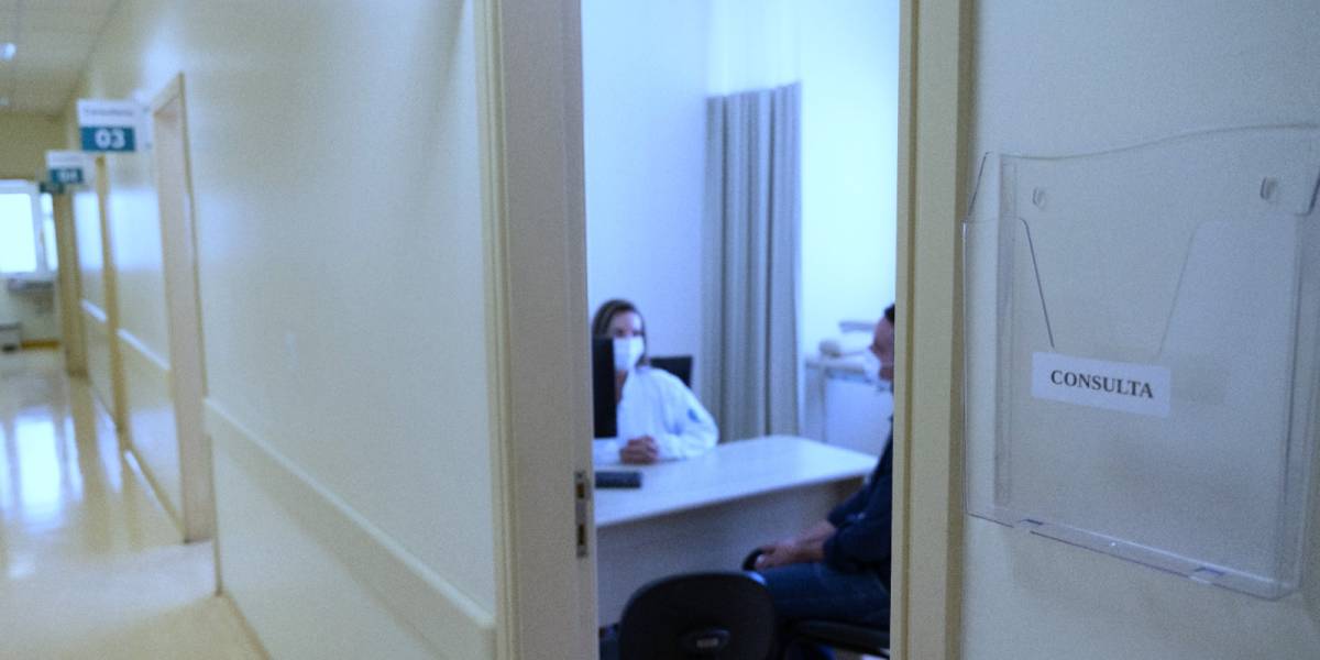 Saúde SC lança processo seletivo para médicos e fonoaudiólogo em hospitais da Grande Florianópolis