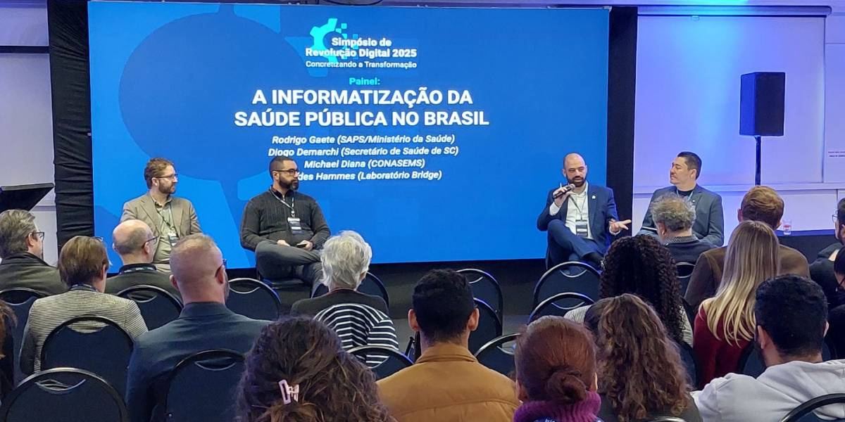 Secretário de Saúde Diogo Demarchi destaca avanços na rede de dados estadual em Simpósio de Revolução Digital