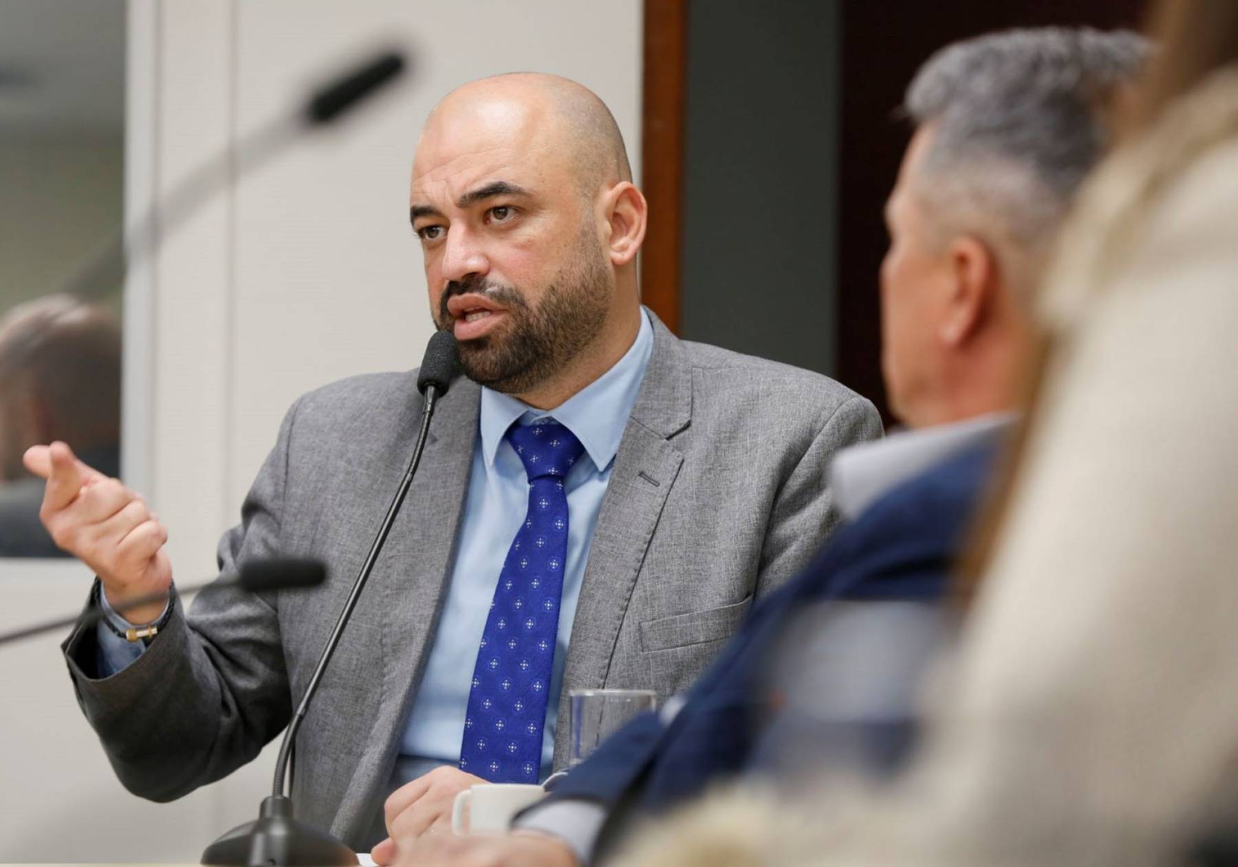 Secretário Diogo Demarchi debate com Bancada da Serra a situação dos Hospitais de Bocaina do Sul e Santa Cecília 