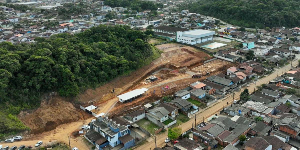 Governador visita obras da Vila da Saúde e UBSF Jardim Edilene em Joinville