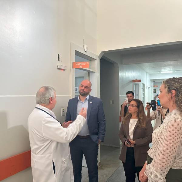 Secretário da Saúde visita Hospital São Roque, em Morro da Fumaça, e se reúne com gestores para debater melhorias para a região Sul