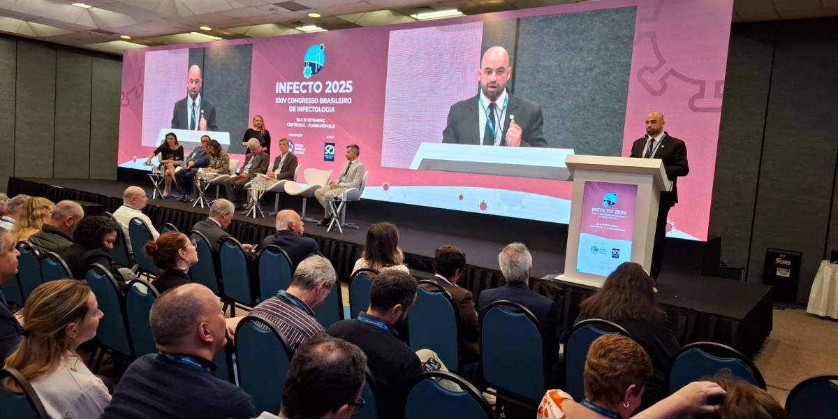 Profissionais da saúde pública de SC participam do 24º Congresso Brasileiro de Infectologia em Florianópolis