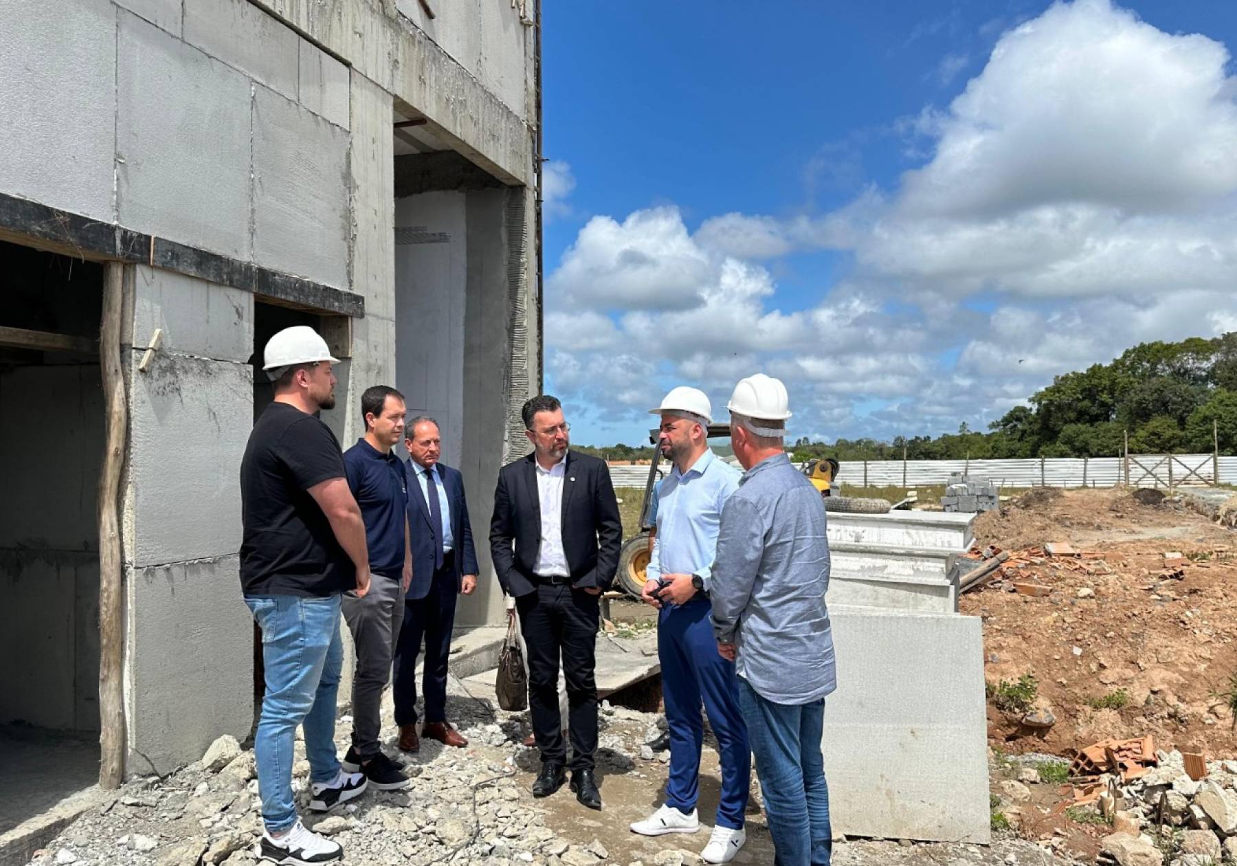 Secretário da Saúde acompanha obras do novo Hospital de Araquari e debate atendimentos especializados
