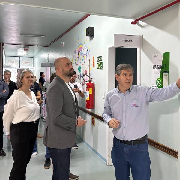 Secretário de Estado da Saúde realiza visitas técnicas a hospitais e se reúne com gestores municipais no Meio Oeste