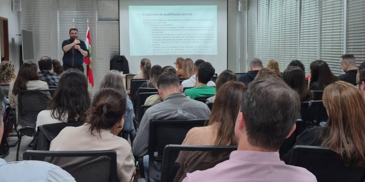 Saúde SC capacita servidores a fim de dar agilidade nas contratações públicas