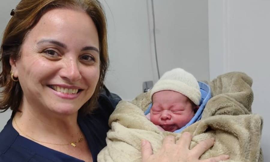 Parto inesperado no Hospital Governador Celso Ramos mobiliza profissionais de saúde e garante um final feliz