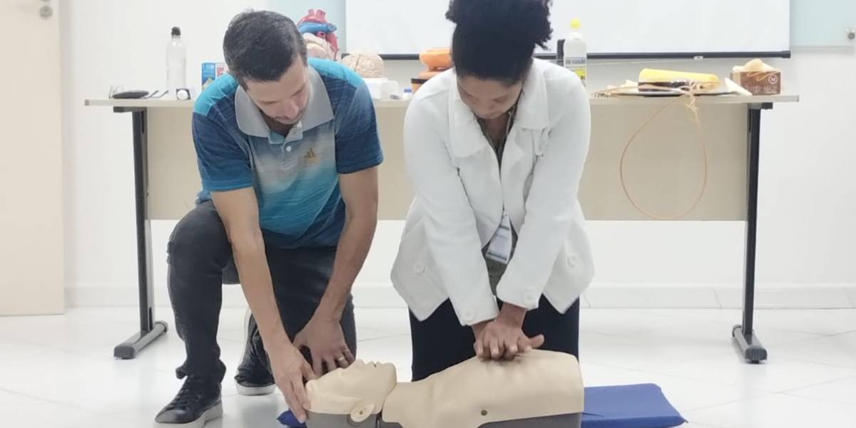 Saúde SC realiza formação prática em primeiros socorros para cuidadores da população idosa