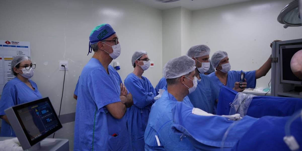Hospital Celso Ramos realiza cirurgias inéditas e reforça protagonismo no Congresso Brasileiro de Urologia