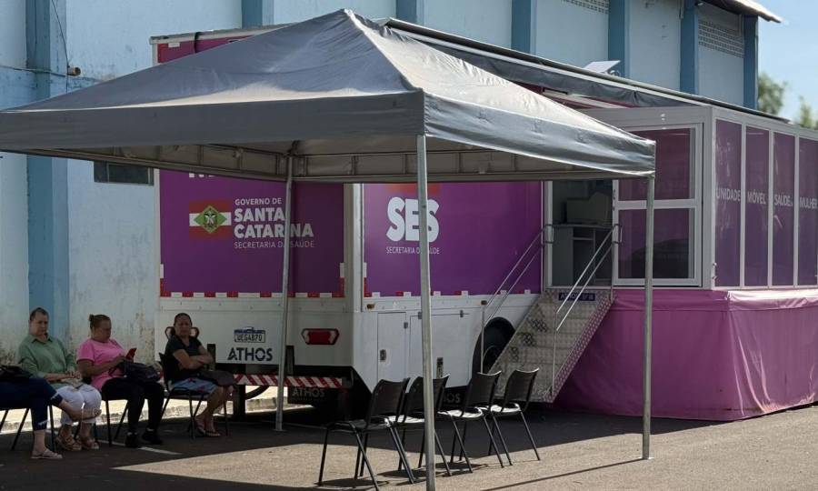 Carreta da Saúde da Mulher está em Palmitos realizando exames para pacientes do Oeste