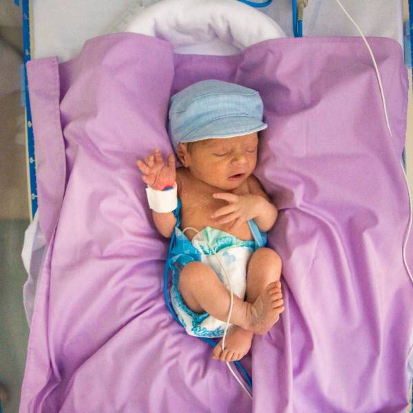 Novembro Roxo: Maternidade Carmela Dutra reforça o cuidado especializado a prematuros 