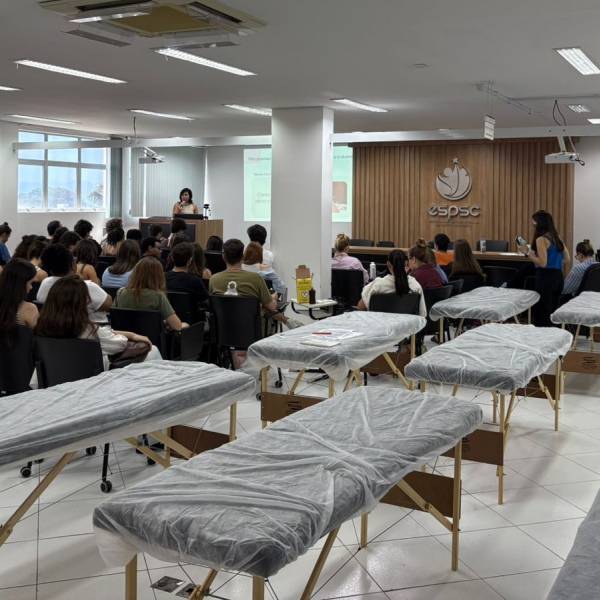 Residentes de Medicina de Família e Comunidade recebem qualificação em acupuntura