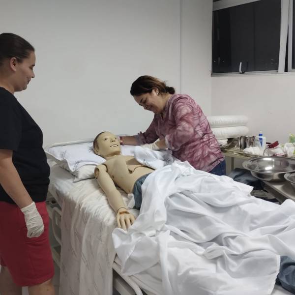 Escola de Saúde Pública de SC finaliza mais uma turma do Curso de Cuidador da Pessoa Idosa