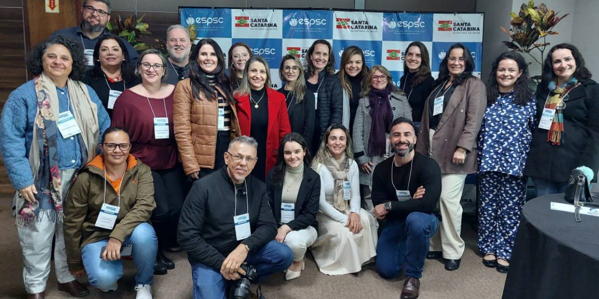 Escola de Saúde Pública avança em inovação, expansão e formação de 45 mil profissionais