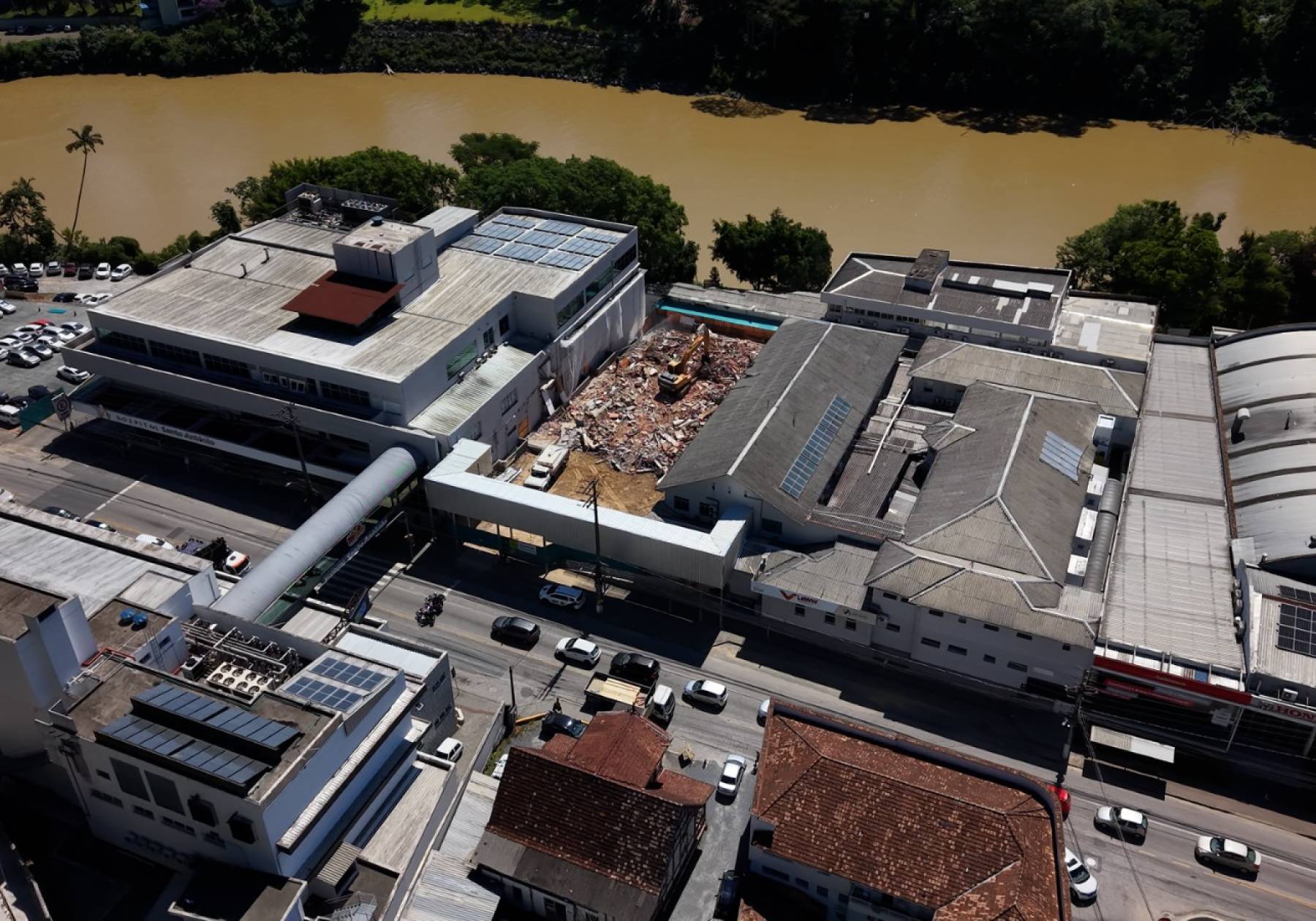 Saúde em obras: Em Blumenau, construção da nova torre do Hospital Santo Antônio entra em nova etapa
