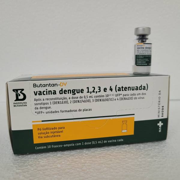Santa Catarina inicia distribuição de vacinas contra a dengue a profissionais de saúde 