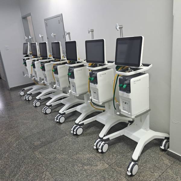 Hospitais estaduais recebem ventiladores neonatais e ampliam proteção a recém-nascidos