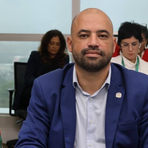 Secretário da Saúde destaca papel do SUS no combate à violência contra a mulher em assembleia do Conass