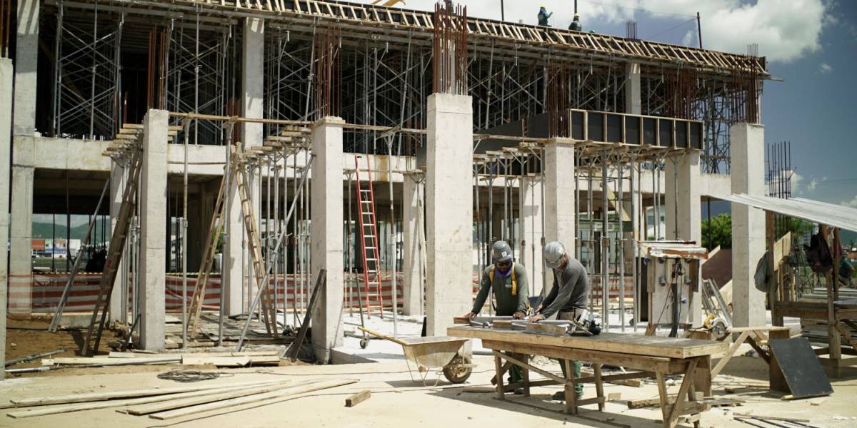 Saúde em Obras: Hospital Regional de Palhoça avança com equipes atuando simultaneamente
