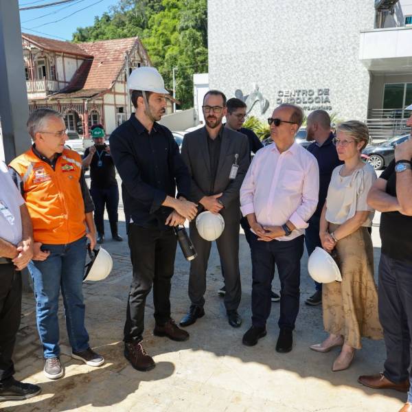 Governador vistoria obras da nova Torre do Hospital Santo Antônio em Blumenau