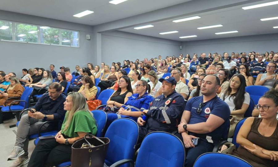 Seminário de Urgências Obstétricas qualifica profissionais para o atendimento às gestantes em situações críticas