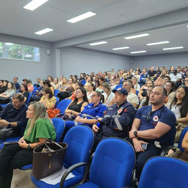 Seminário de Urgências Obstétricas qualifica profissionais para o atendimento às gestantes em situações críticas