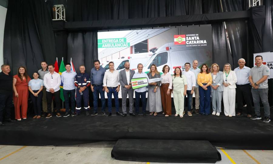 Estado entrega 31 ambulâncias e motolâncias do SAMU aos municípios catarinenses