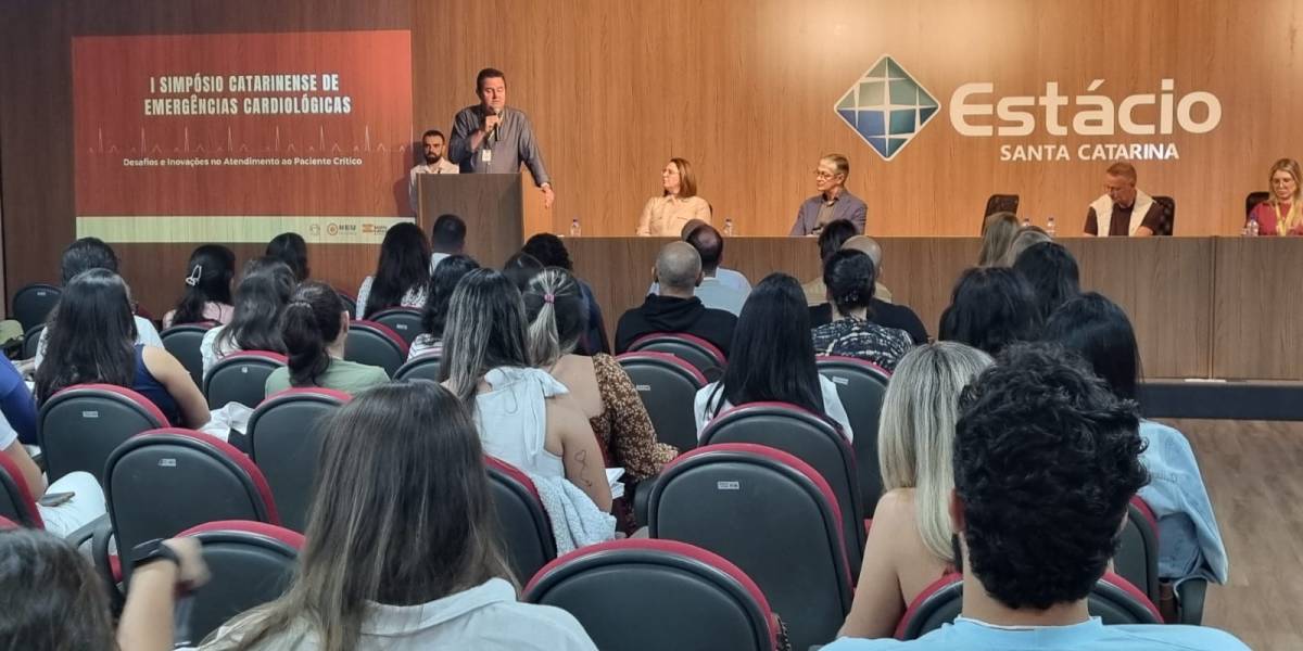 Simpósio de Emergências Cardiológicas qualifica profissionais e fortalece atendimento em Santa Catarina 
