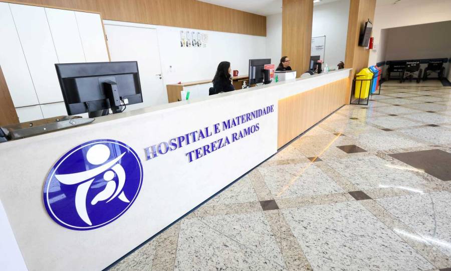 Hospital Tereza Ramos celebra o Mês da Higiene das Mãos com inovação criada por servidoras