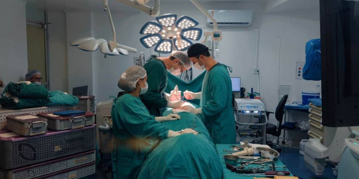 Estado fortalece assistência pediátrica com primeira cirurgia de coluna no Hospital Pequeno Anjo em Itajaí