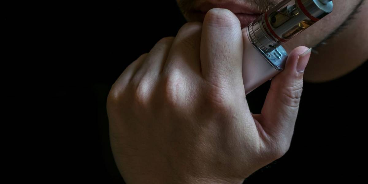 Santa Catarina registra queda do tabagismo, mas avanço dos cigarros eletrônicos entre jovens acende alerta