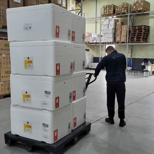 Santa Catarina inicia distribuição de mais 300 mil de doses e reforça pedido de vacinação contra a gripe 
