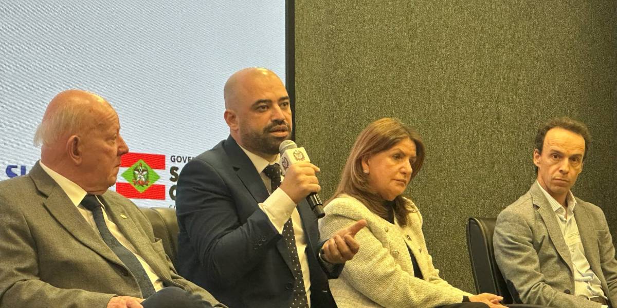 Estado debate aperfeiçoamento dos consórcios para ampliar atendimentos e reduzir tempo de espera por procedimentos