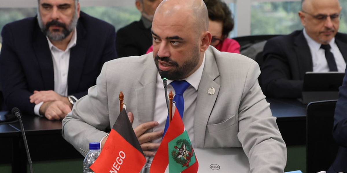 Secretário de SC destaca fortalecimento das políticas públicas de saúde em Assembleia do Conass