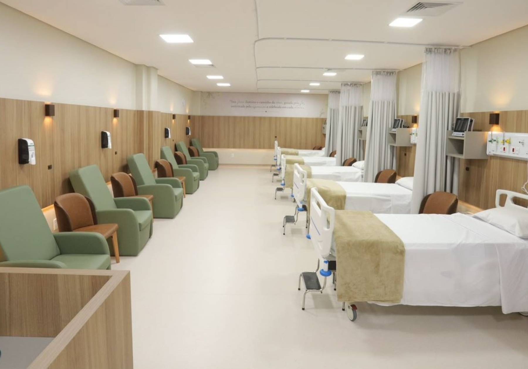 Com apoio do Governo do Estado, primeira etapa do Complexo Hospitalar Santa Teresinha é entregue em Braço do Norte 