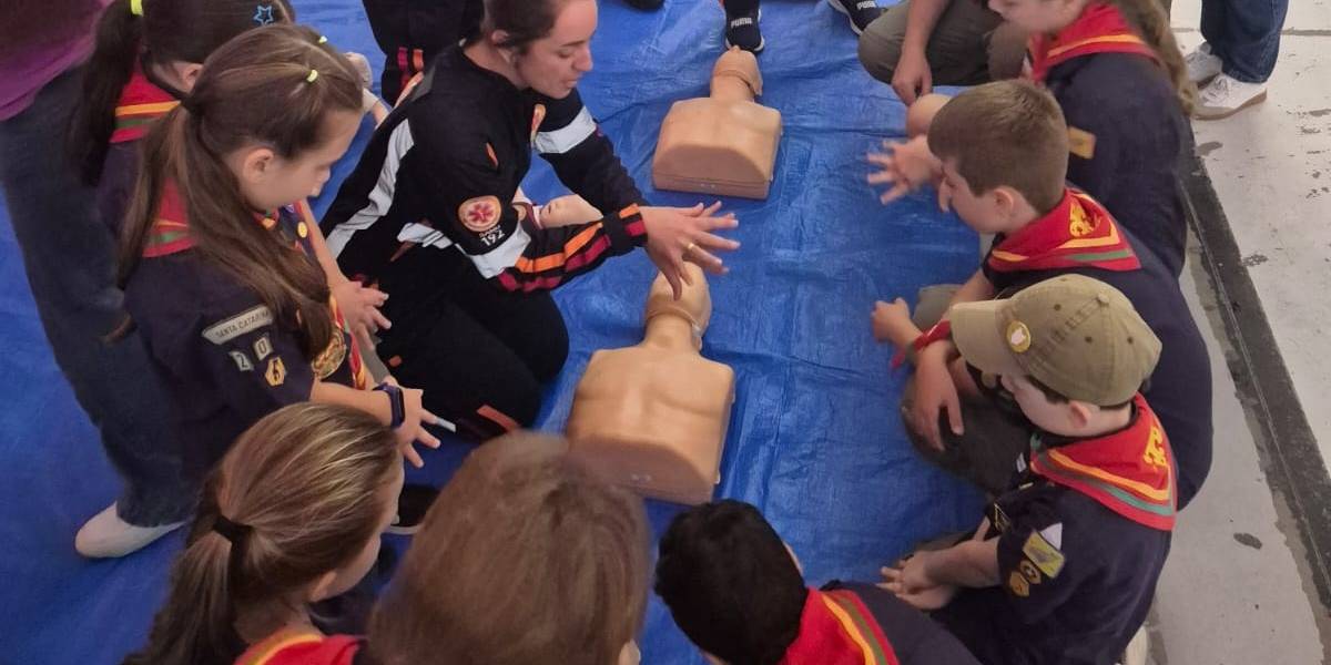 Estado realiza ação de conscientização sobre reanimação cardiopulmonar em Timbó